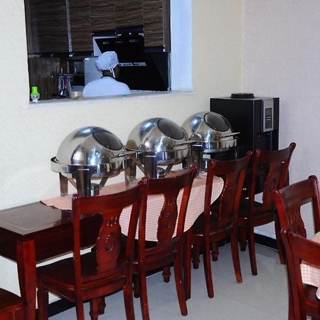 Guzara Hotel Addis Bagian luar foto