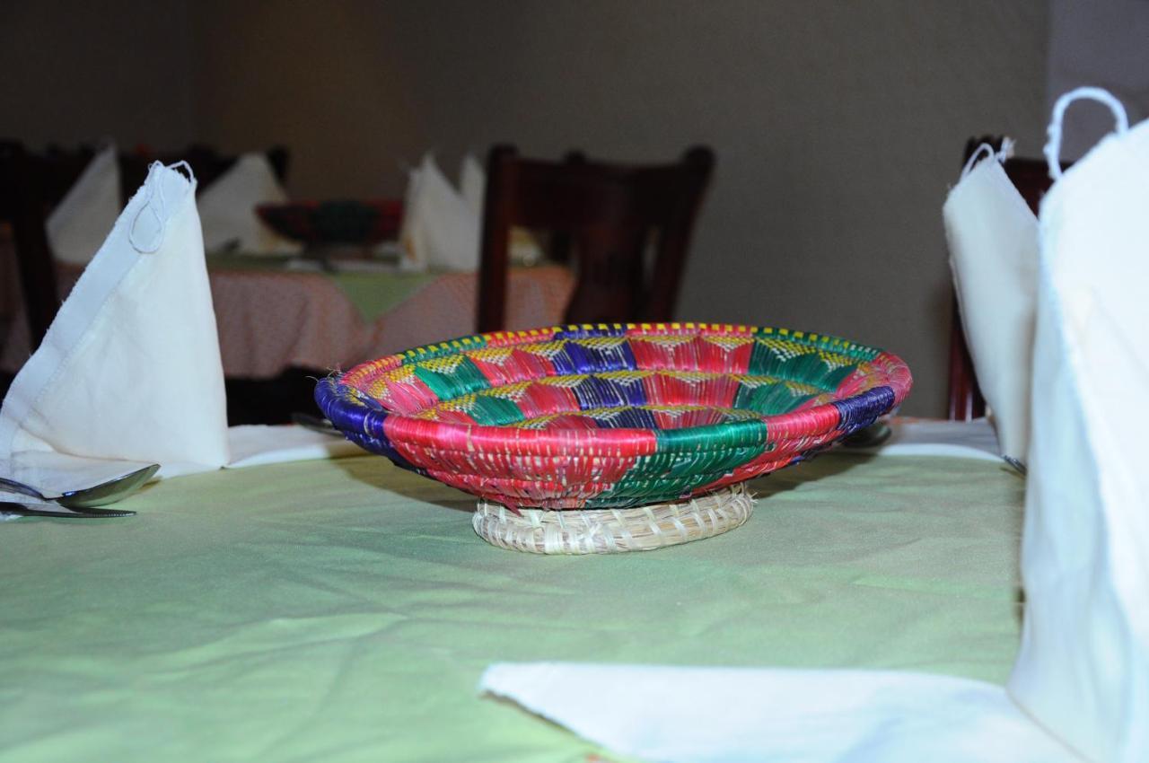Guzara Hotel Addis Bagian luar foto