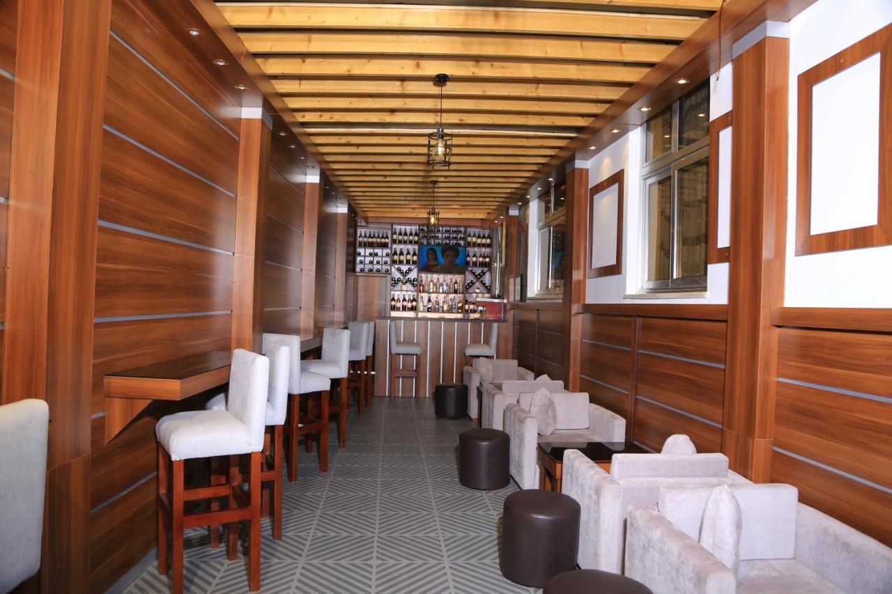 Guzara Hotel Addis Bagian luar foto