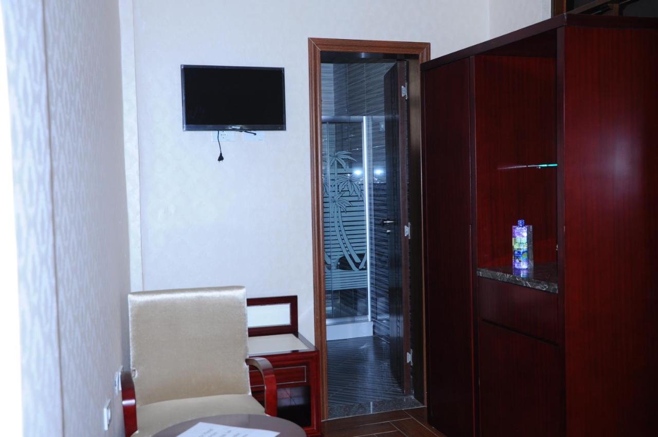 Guzara Hotel Addis Bagian luar foto