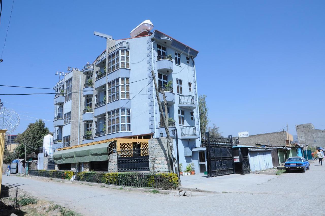 Guzara Hotel Addis Bagian luar foto