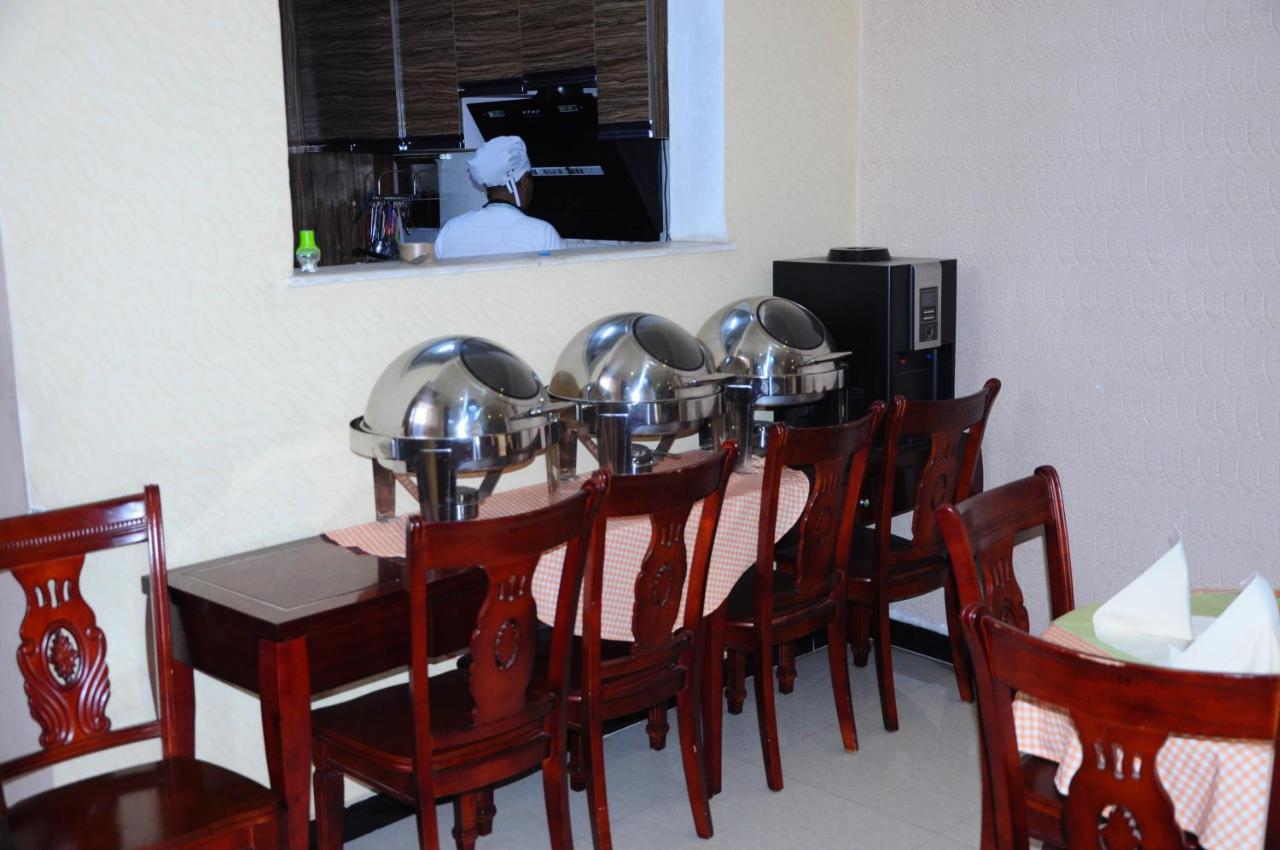 Guzara Hotel Addis Bagian luar foto
