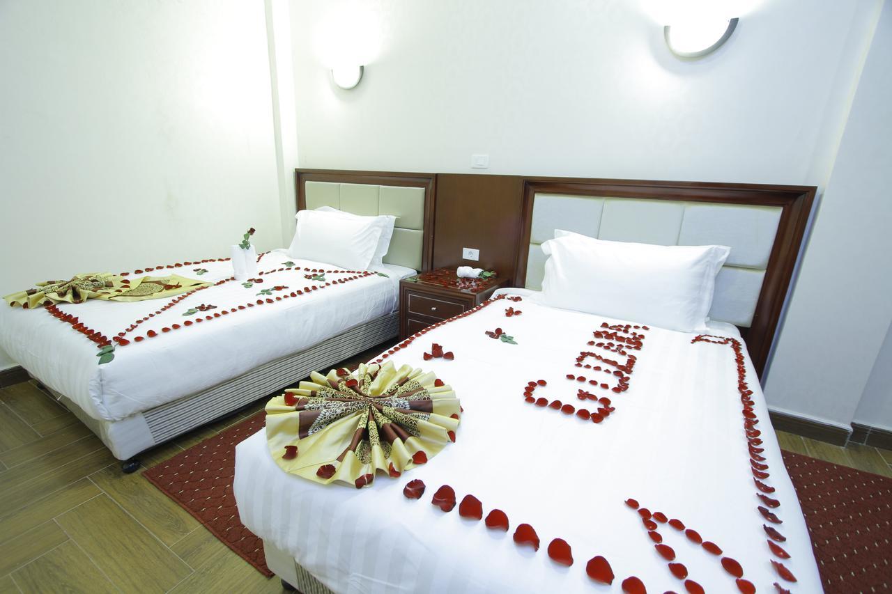Guzara Hotel Addis Bagian luar foto