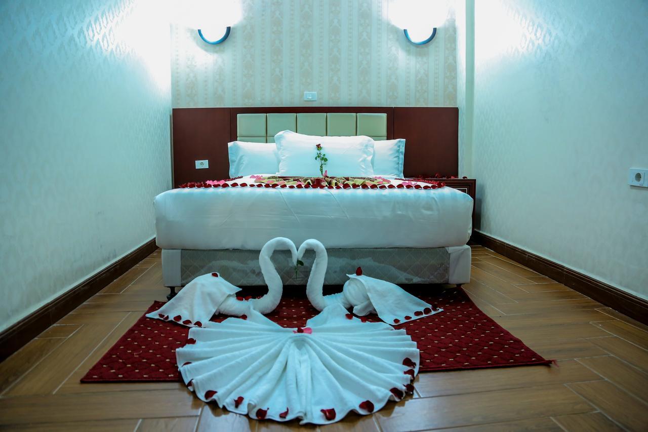 Guzara Hotel Addis Bagian luar foto