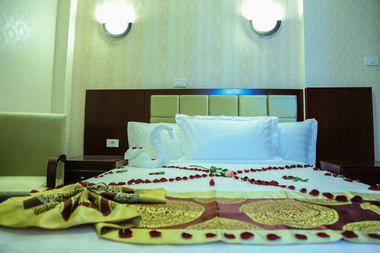 Guzara Hotel Addis Bagian luar foto
