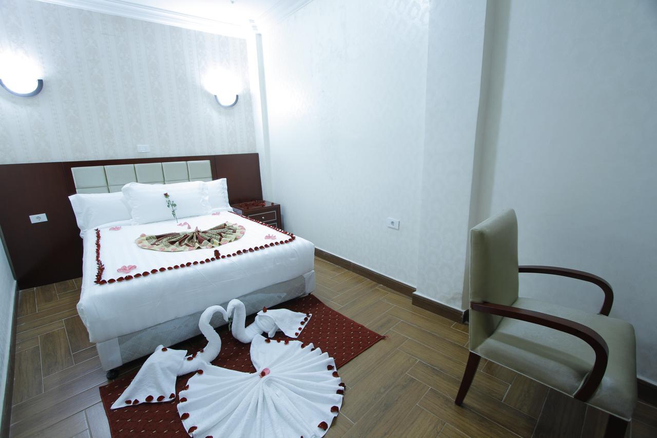 Guzara Hotel Addis Bagian luar foto