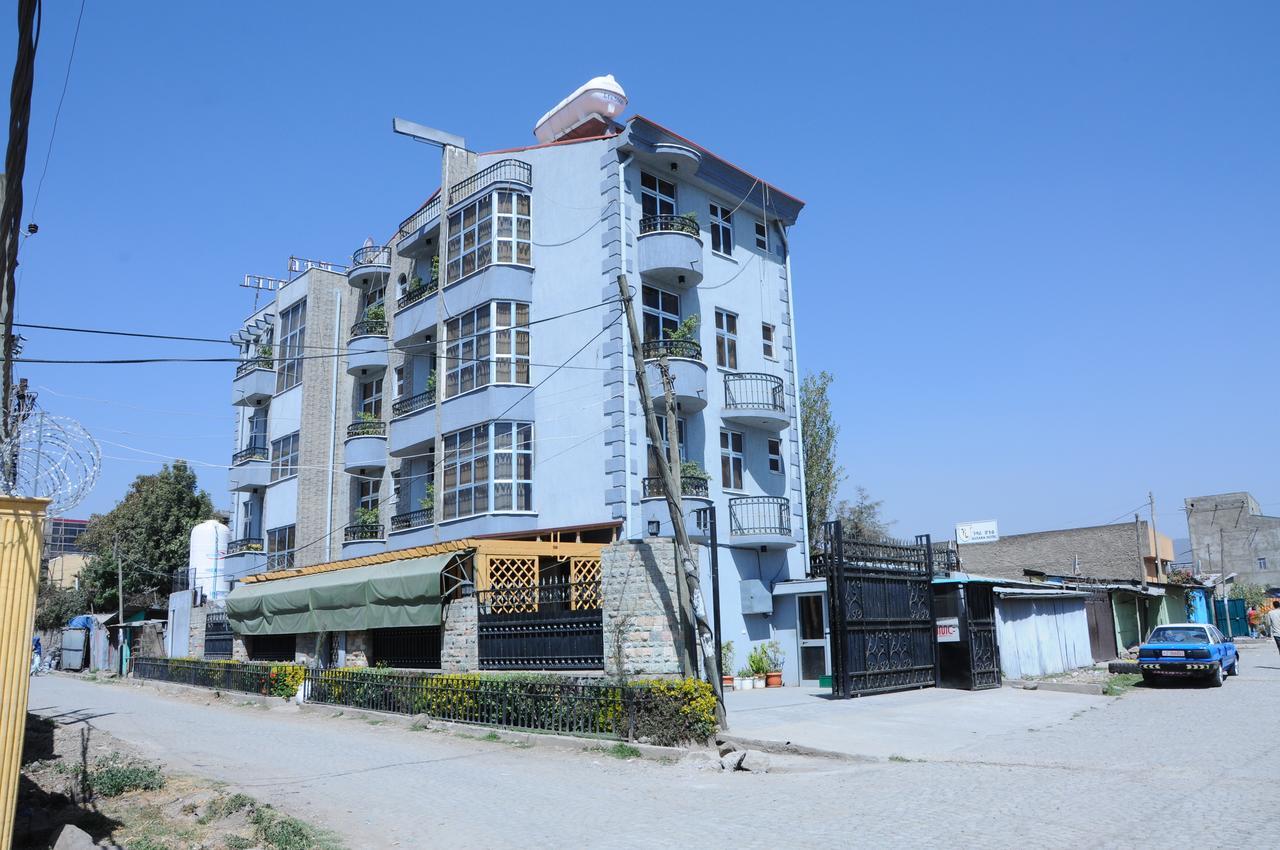 Guzara Hotel Addis Bagian luar foto