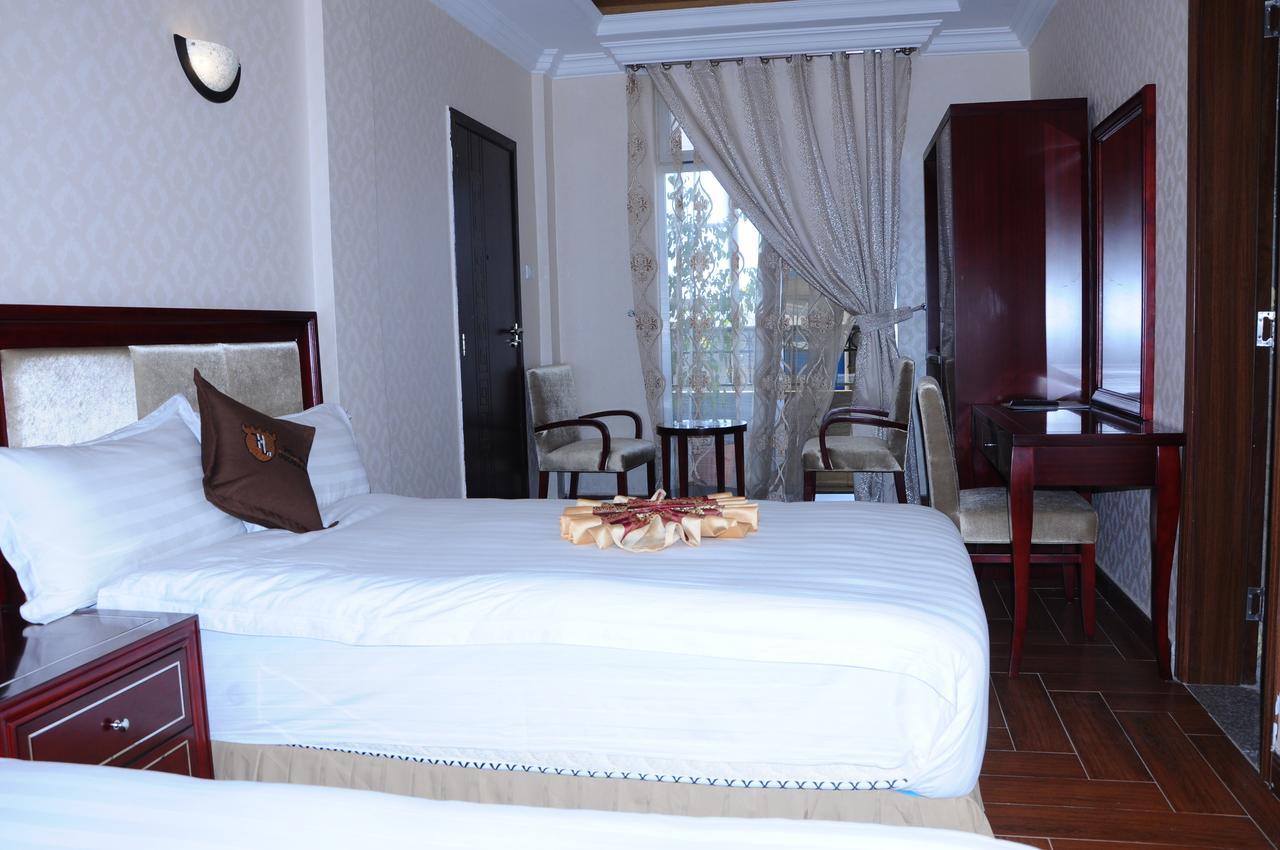 Guzara Hotel Addis Bagian luar foto