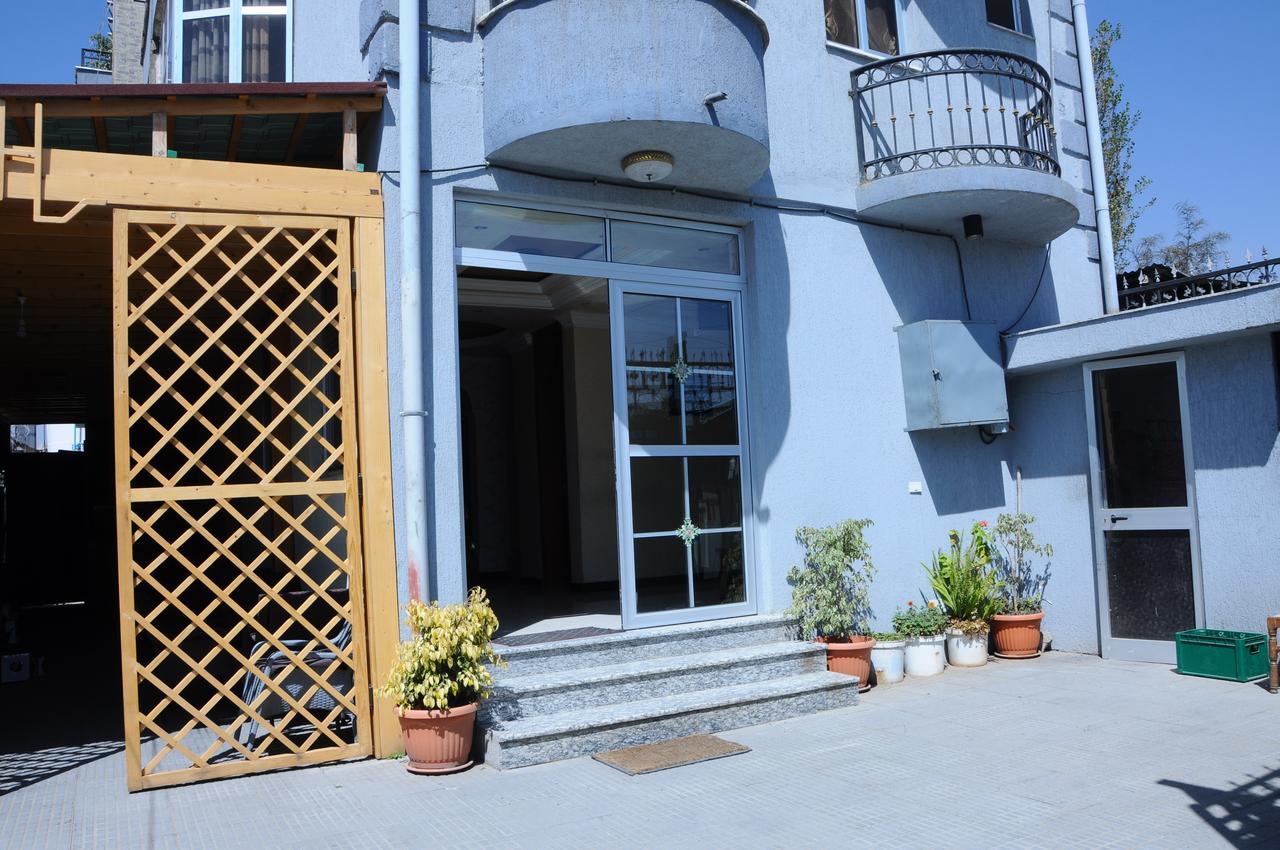 Guzara Hotel Addis Bagian luar foto