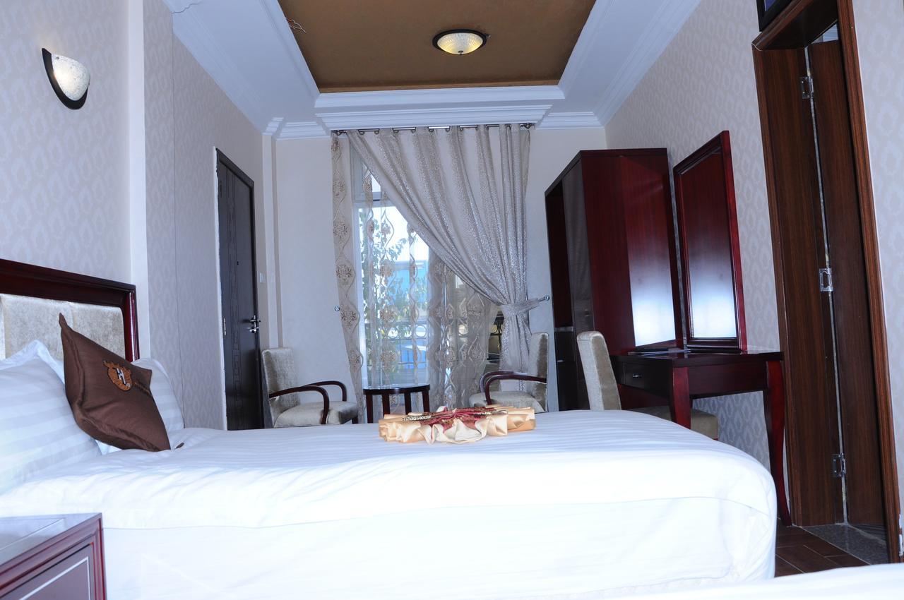 Guzara Hotel Addis Bagian luar foto