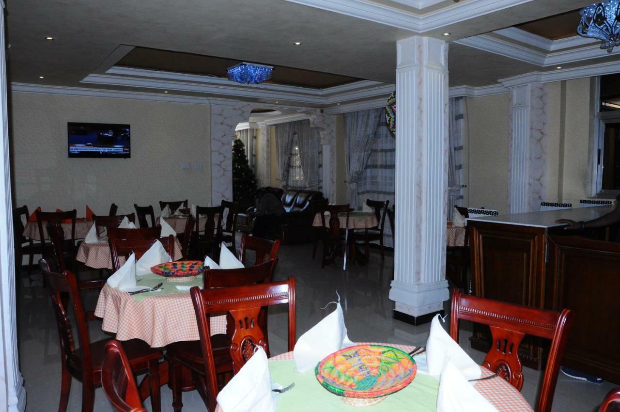 Guzara Hotel Addis Bagian luar foto