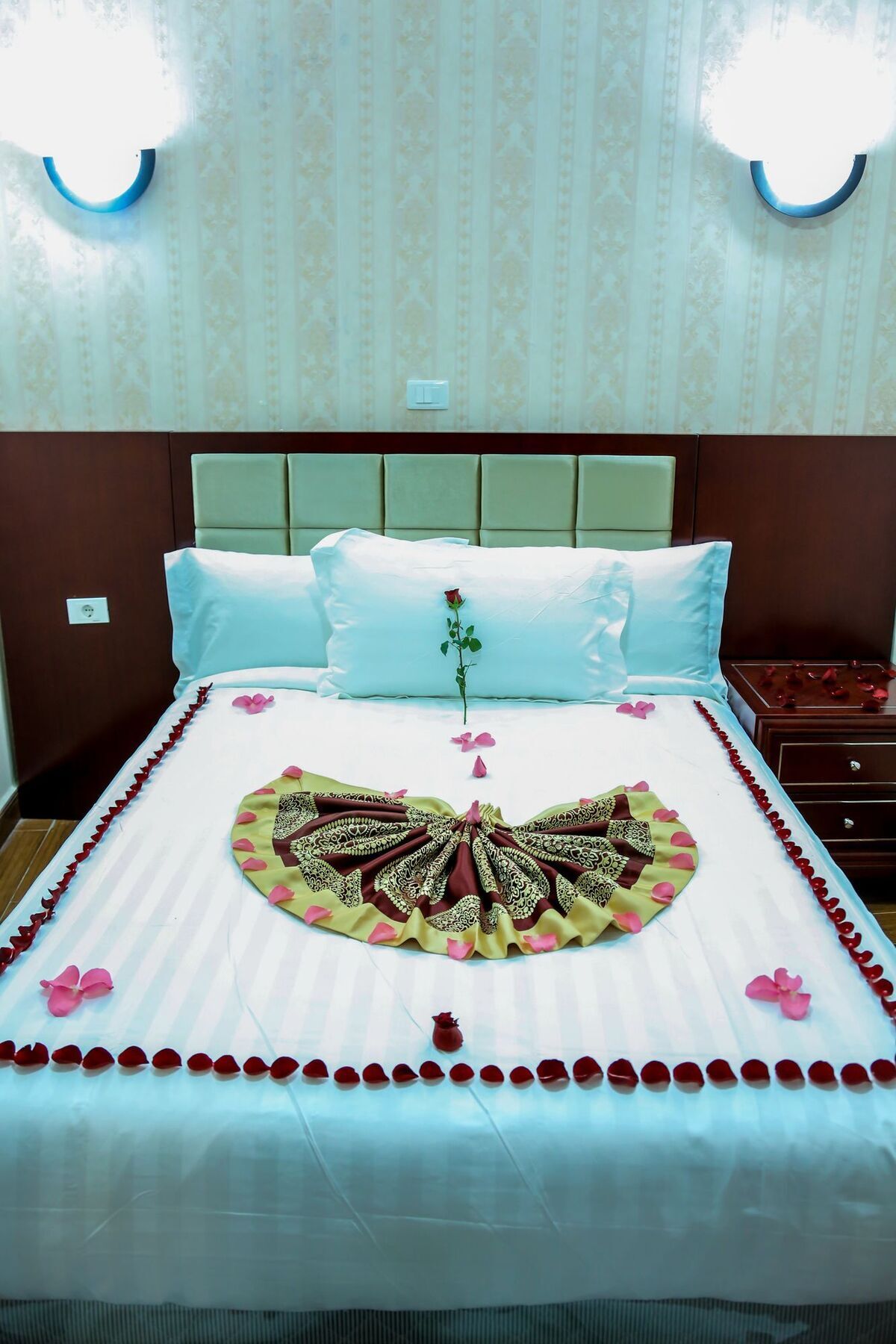 Guzara Hotel Addis Bagian luar foto