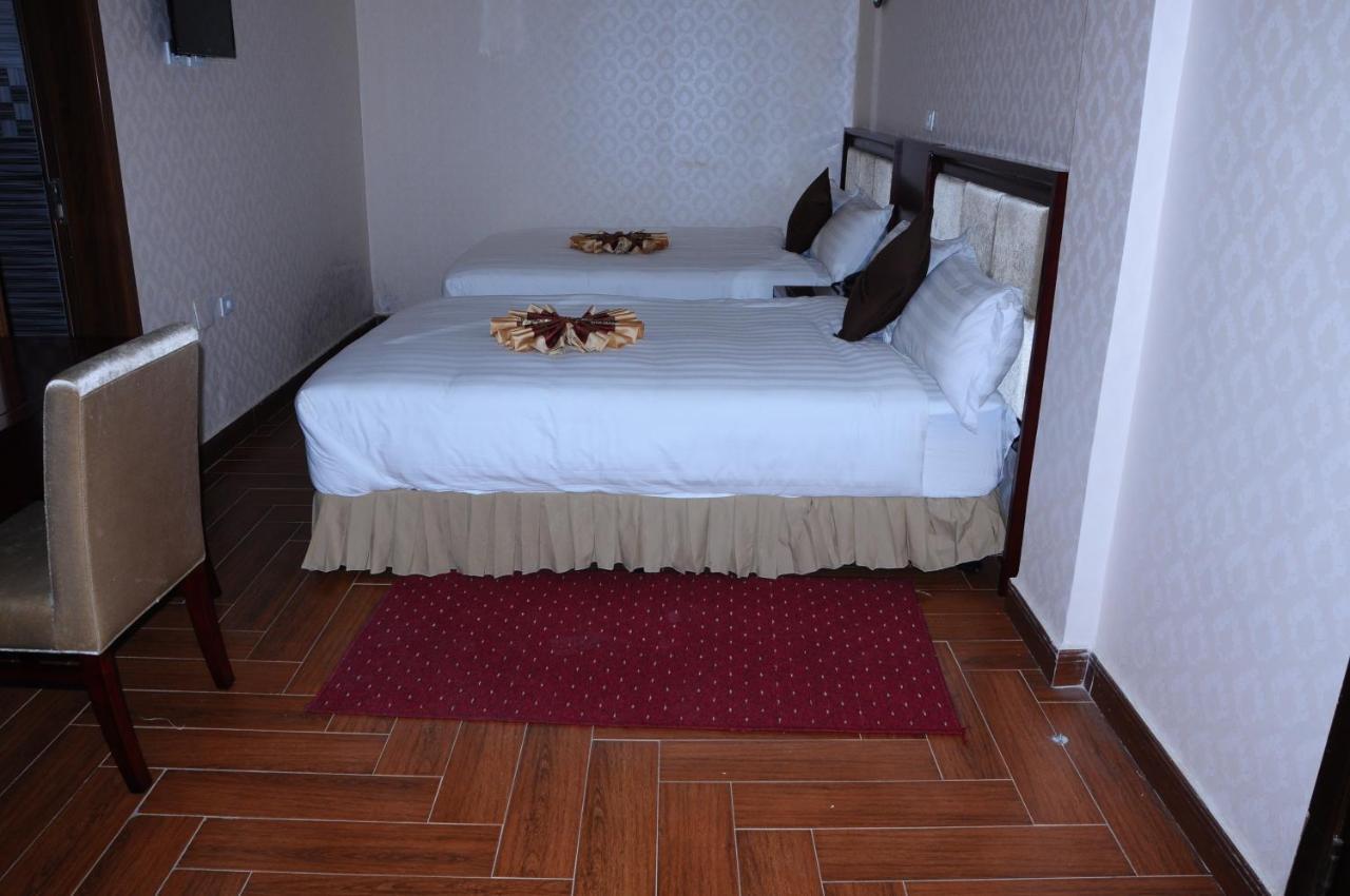 Guzara Hotel Addis Bagian luar foto