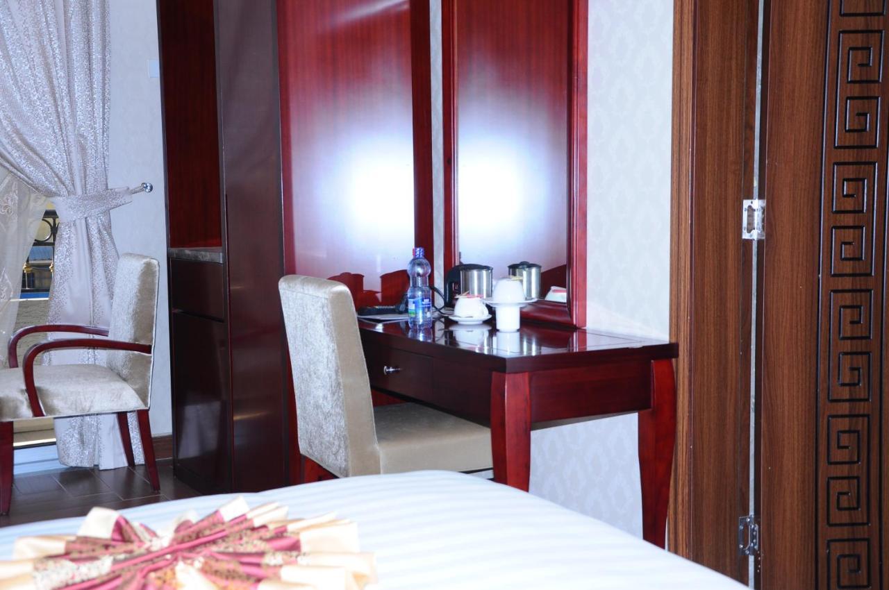 Guzara Hotel Addis Bagian luar foto