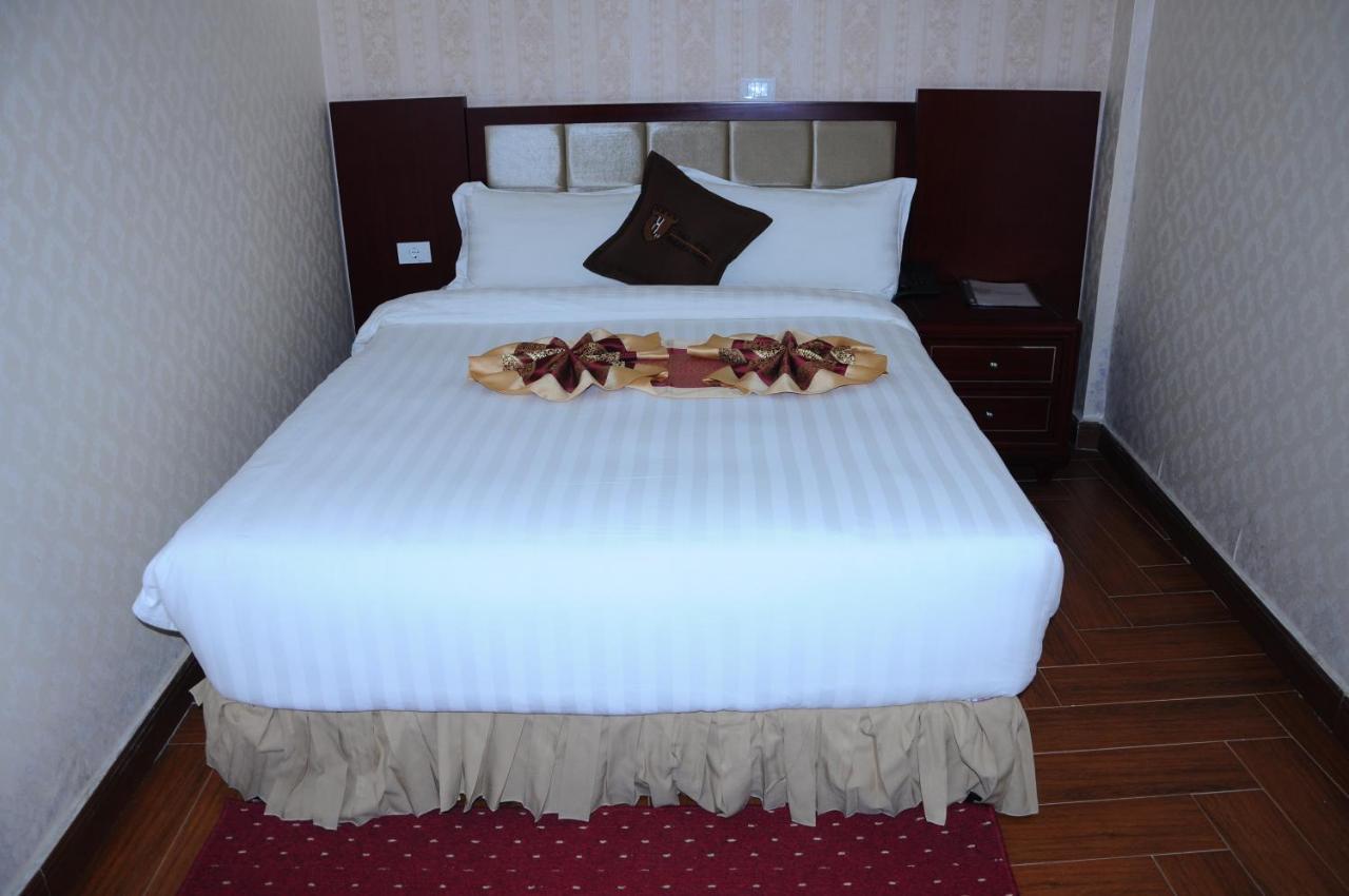 Guzara Hotel Addis Bagian luar foto